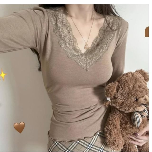 NENE-Long-Sleeve V-Neck Plain Lace Trim Tee