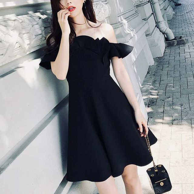 Off Shoulder Korean Black Dress Style Glacia Off-Shoulder Ruffled