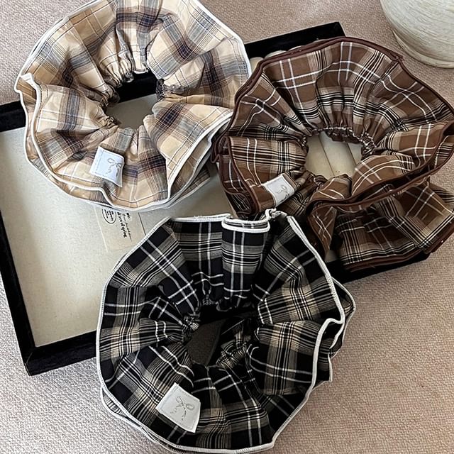Gemsha-Plaid Scrunchie
