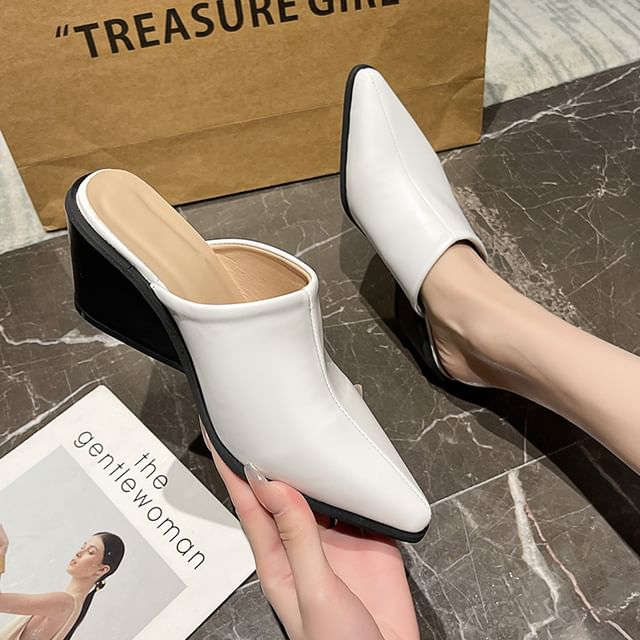 Asterisk-Pointed Wedge Mules