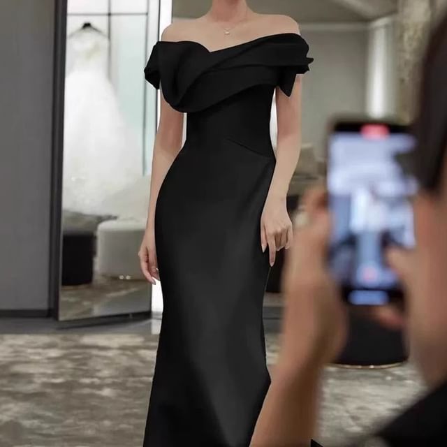 DreesHouse-Off Shoulder Plain Sheath Evening Gown