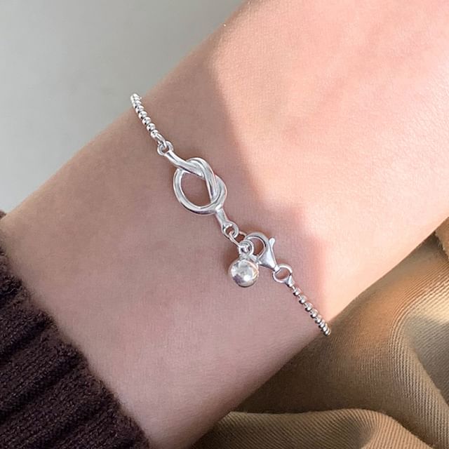 Chimerro-Knotted Chain Bracelet