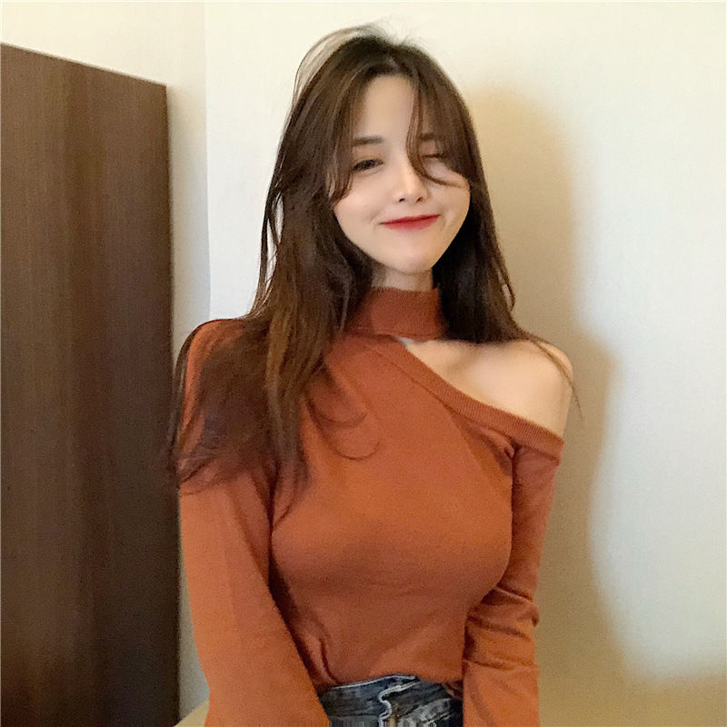 Asymmetric Cut-Out Long-Sleeve Knit Top 