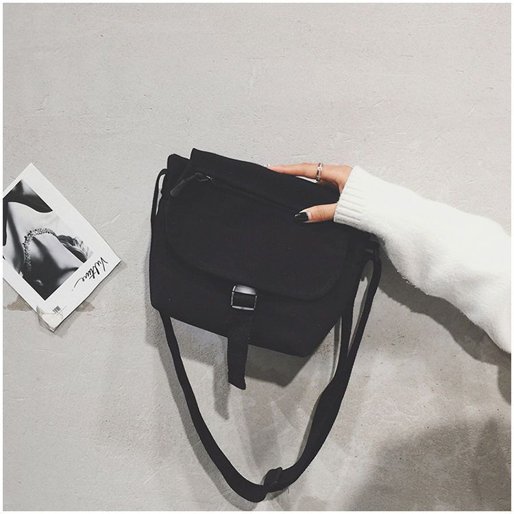 Baggis Canvas Messenger Bag YesStyle