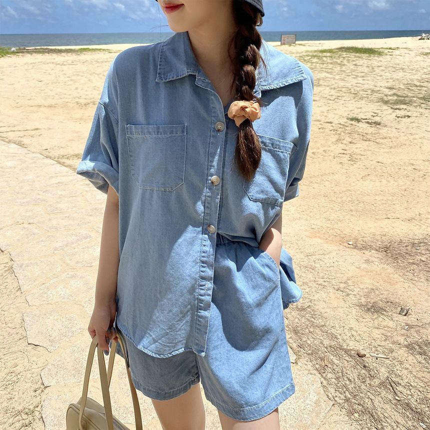 Short-Sleeve Denim Shirt / Denim Shorts 