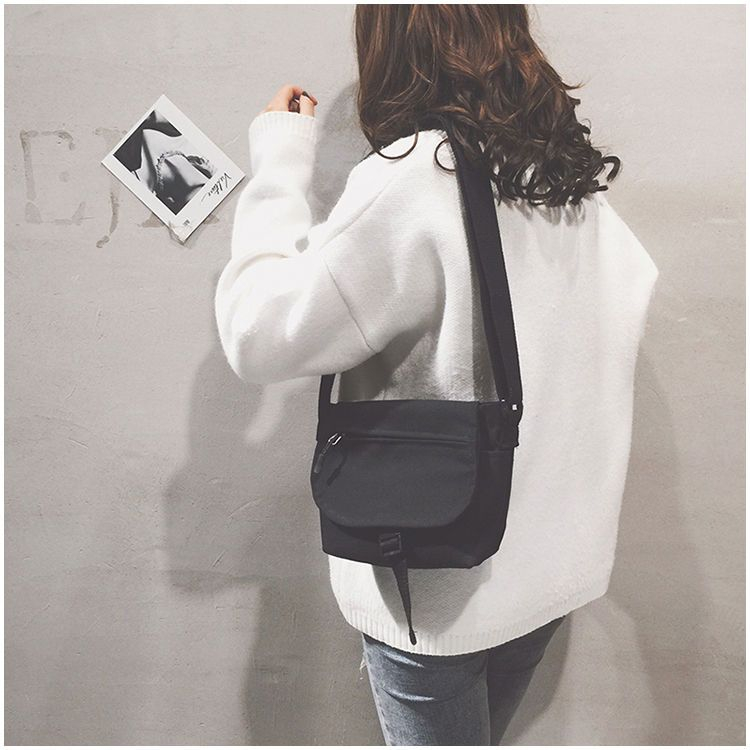 Baggis Canvas Messenger Bag YesStyle