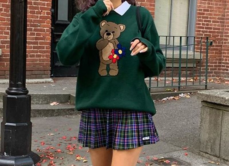 BrickBlack - Bear Print Sweater in Bulk 
