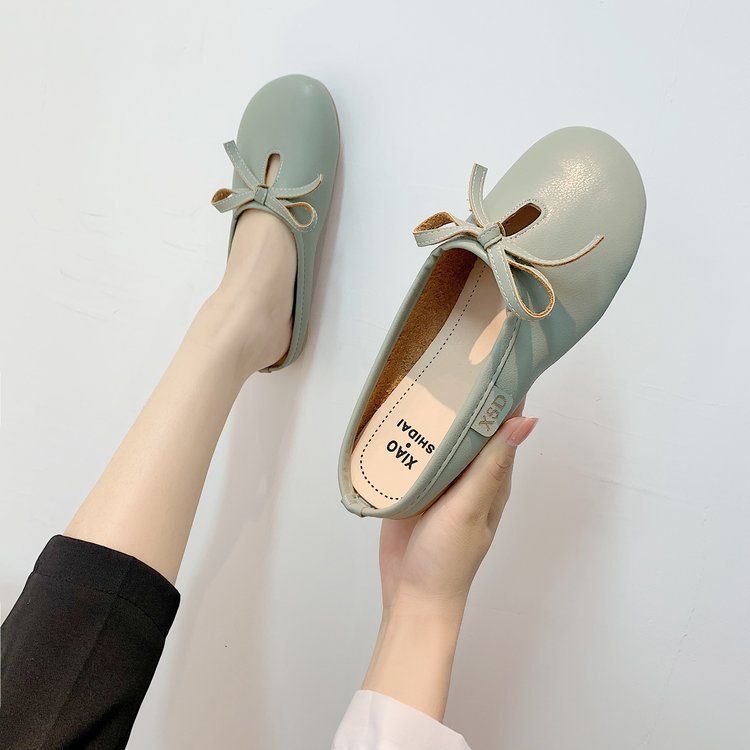 round toe flat mules