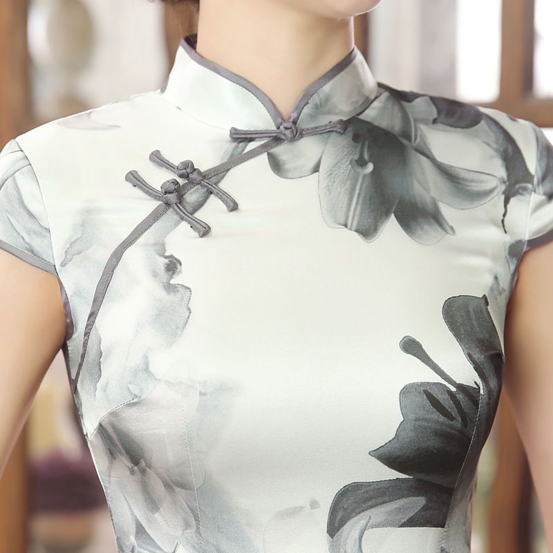 golden flowers - 盖袖花朵丝旗袍