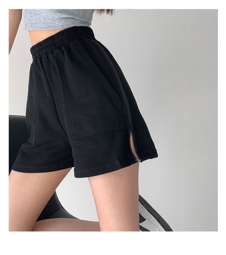 sweatshorts with zipper pockets