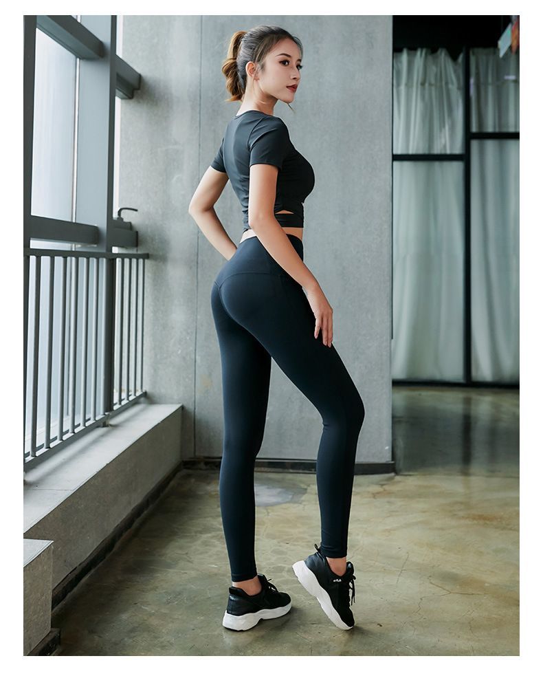 PAIYIGE Set Sport ShortSleeve TShirt + Yoga Pants YesStyle