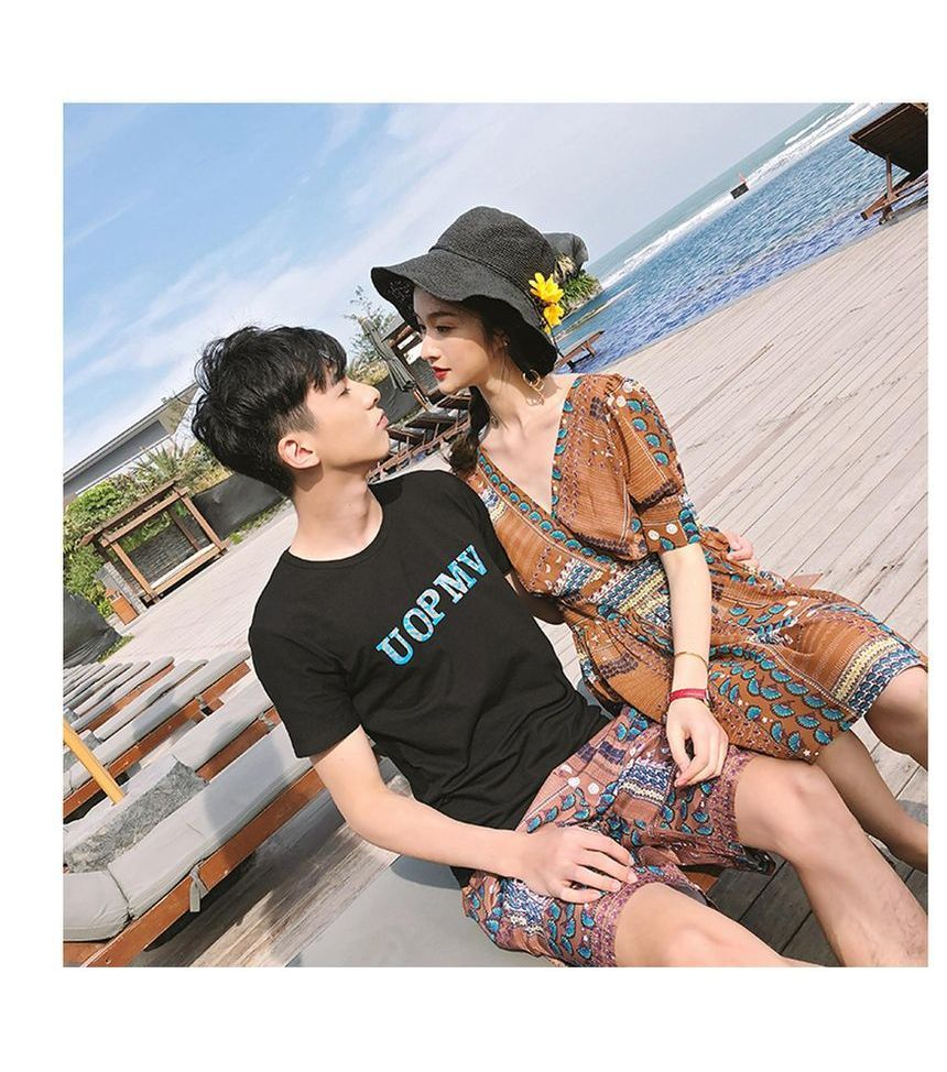 Couple Matching Patterned Short Sleeve Dress / Short Sleeve T-Shirt / Patterned Shorts Couple Matching Patterned Short Sleeve Dress / Short Sleeve T-Shirt / Patterned Shorts