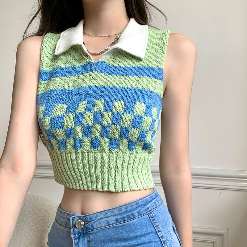 V-Neck Checkerboard Print Cropped 