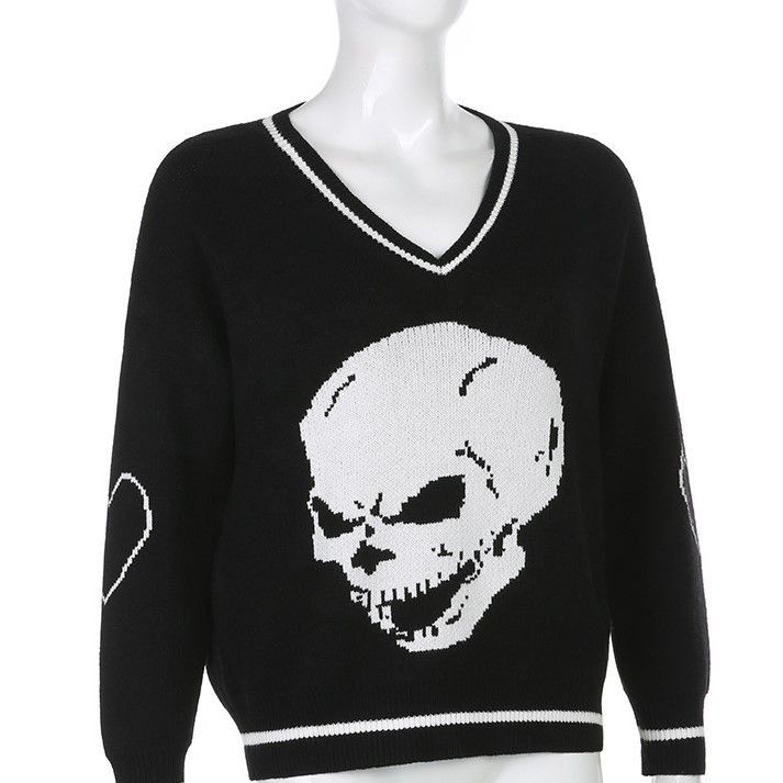 hcw skull sweater