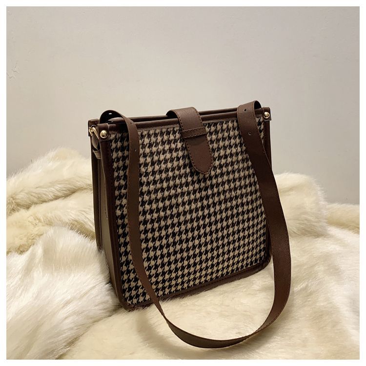 houndstooth shoulder bag