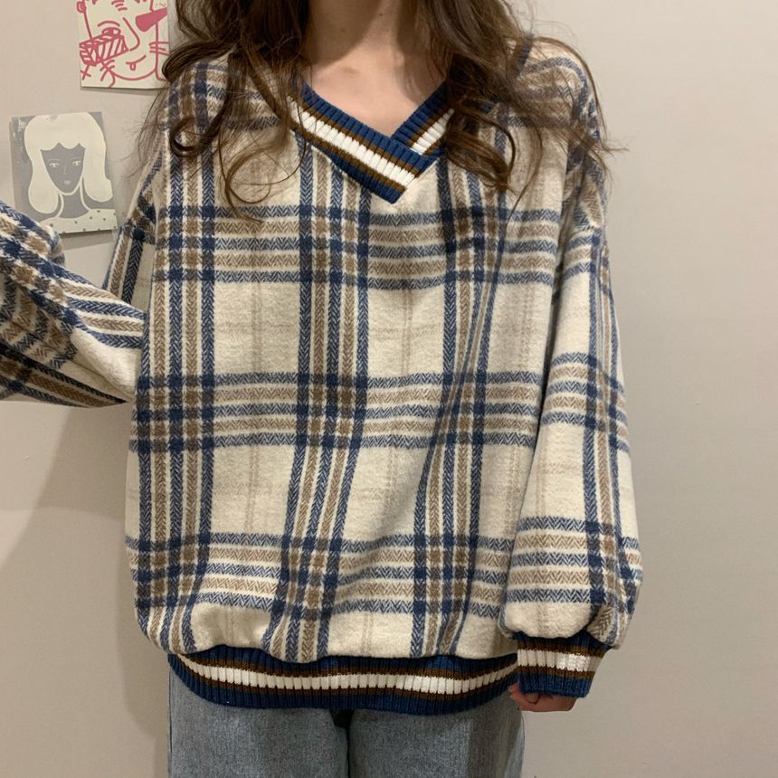 duwnie v neck plaid sweater