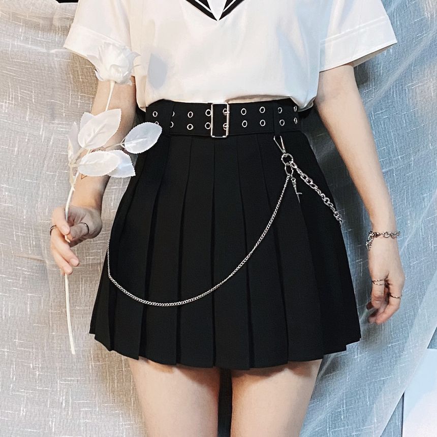 pleated belted skirt