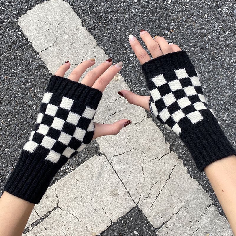 checkered fingerless gloves