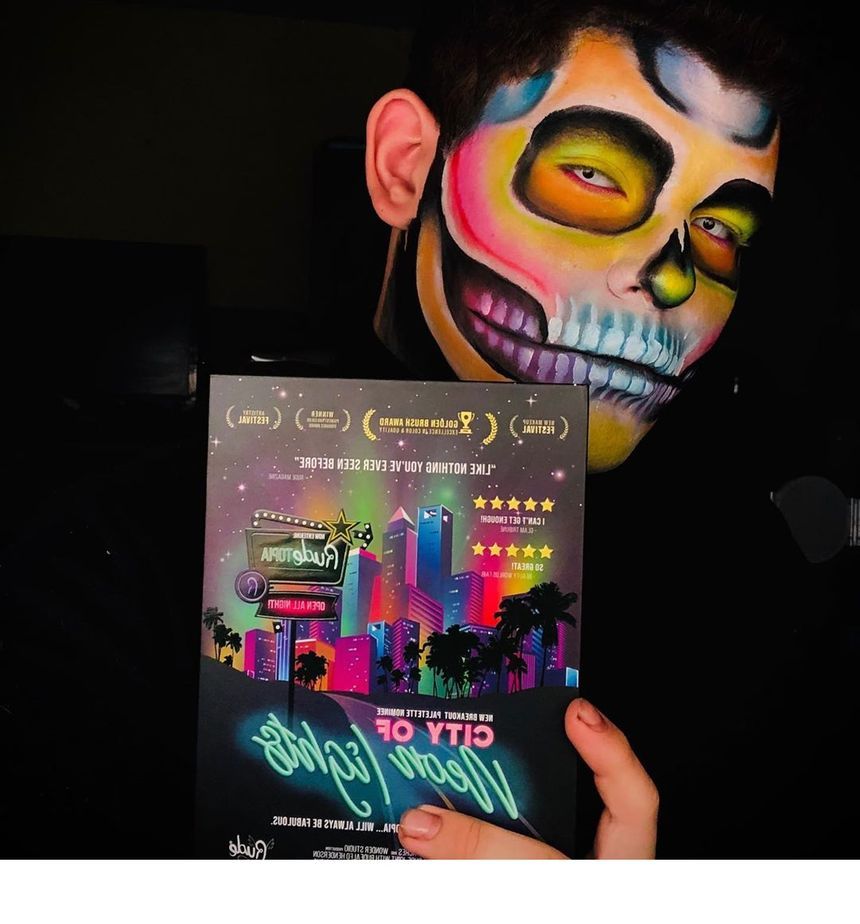 Menneskelige race mild Vag Buy RUDE - City of Neon Lights - 24 Vibrant Pigment & Eyeshadow Palette in  Bulk | AsianBeautyWholesale.com