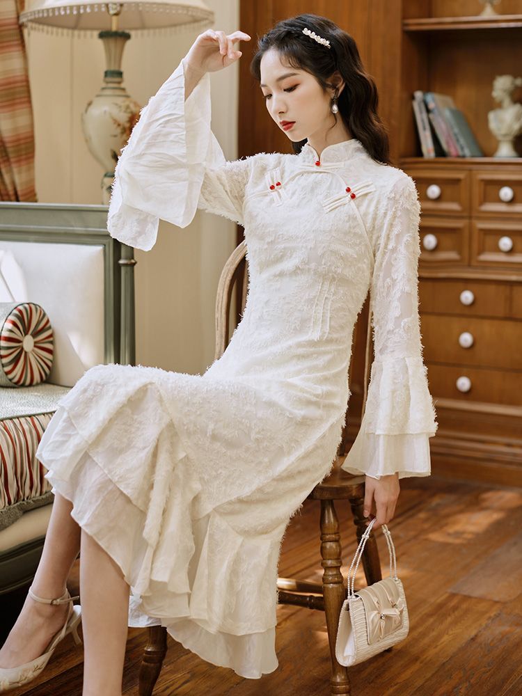 french village - 喇叭袖流苏蕾丝旗袍