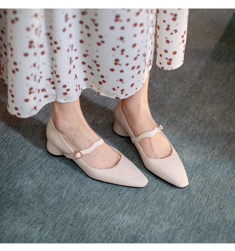 Pointed Block Heel Mary Jane Pumps 