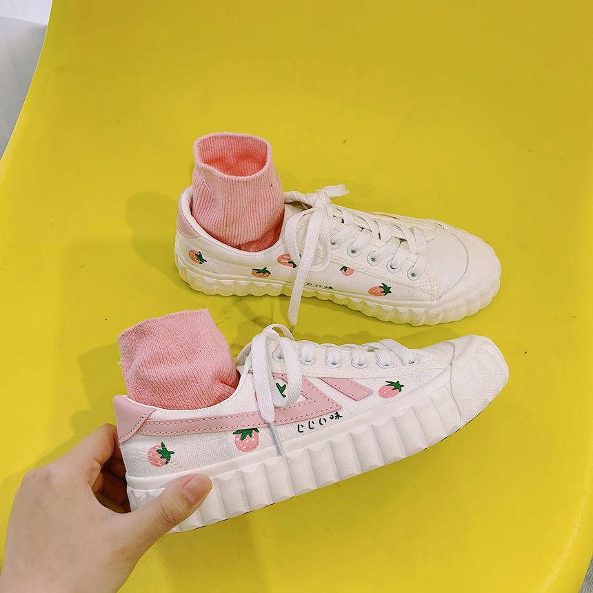 Strawberry Pattern Print Black Sneaker Shoes For Men Women main image 1