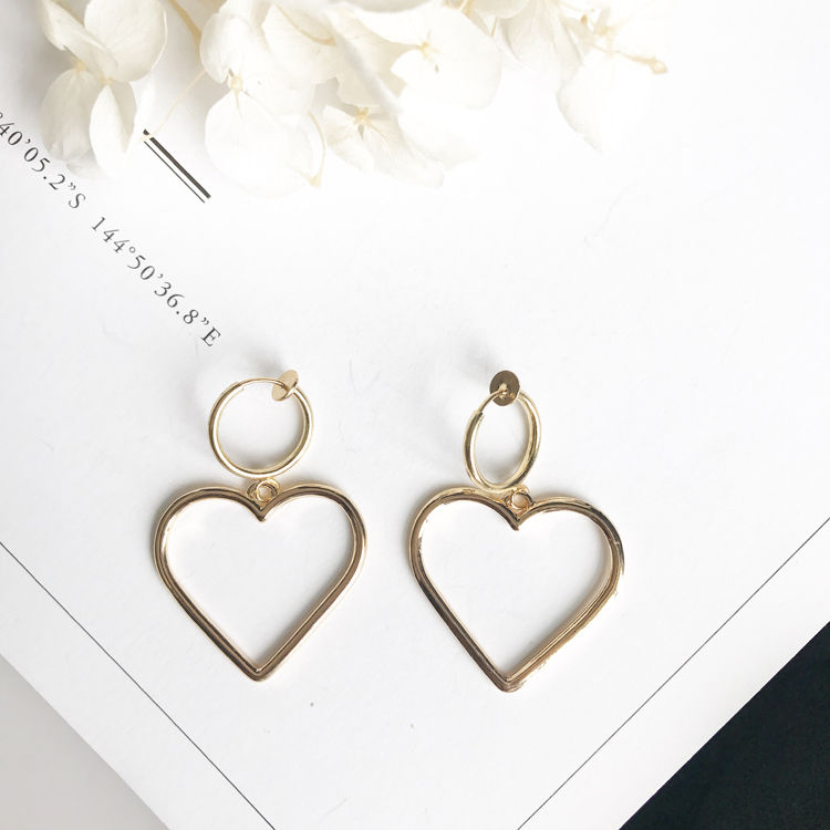 Mimishi Heart-Shape Hook Earrings | YesStyle