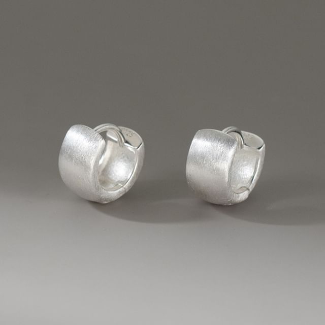 A-ROCH-925 Sterling Silver Brushed Hoop Earring
