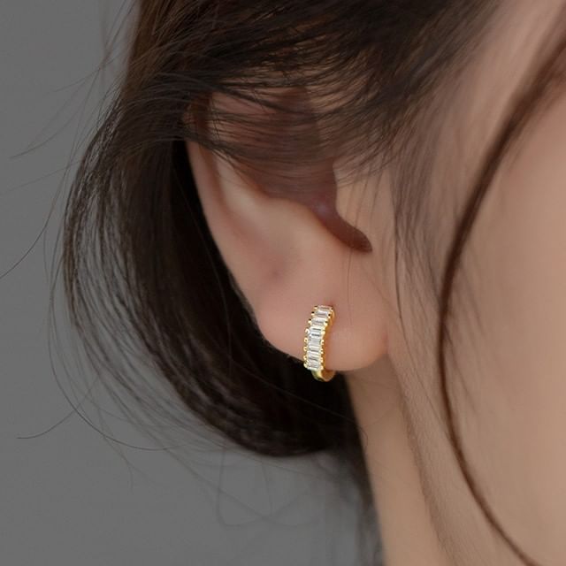 A-ROCH-925 Sterling Silver Rhinestone Huggie Earring