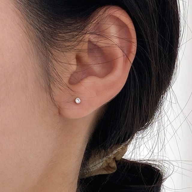 A-ROCH-925 Sterling Silver Rhinestone Stud Earring