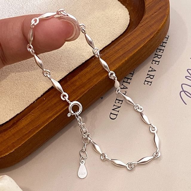 A-ROCH-925 Sterling Silver Station Bracelet