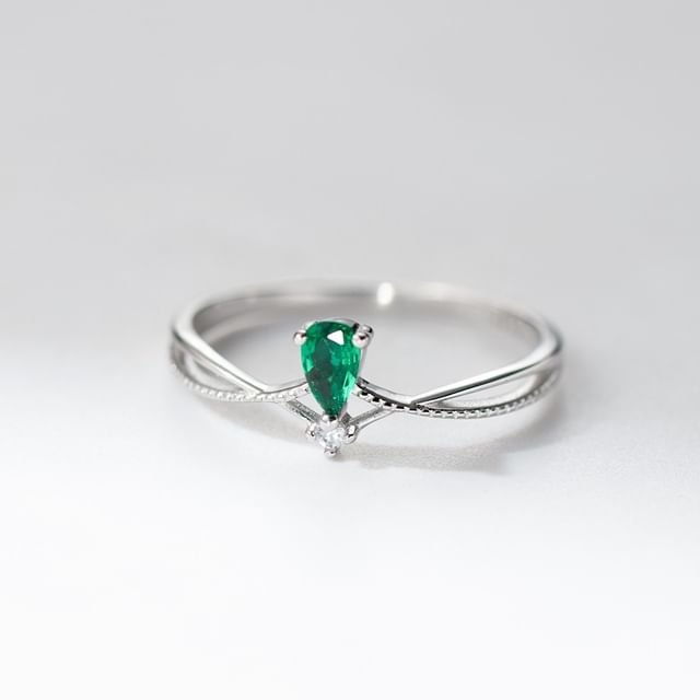 A-ROCH-925 Sterling Silver Teardrop Rhinestone Ring
