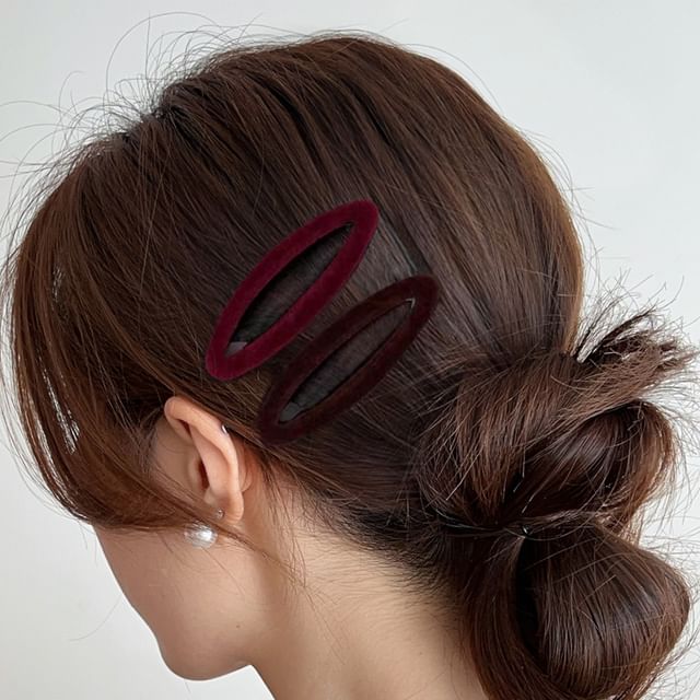 Allyrinta-Oval Velvet Hair Clip