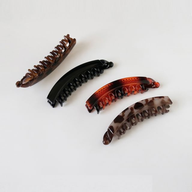 Allyrinta-Patterned Banana Clip