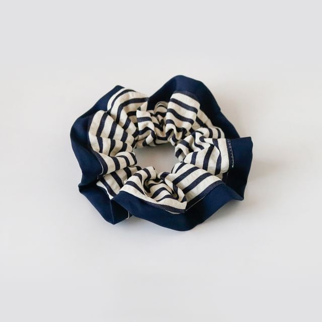 Allyrinta-Striped Fabric Scrunchie