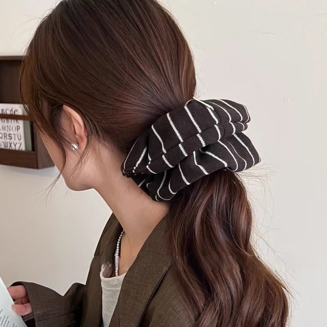Allyrinta-Striped Scrunchie