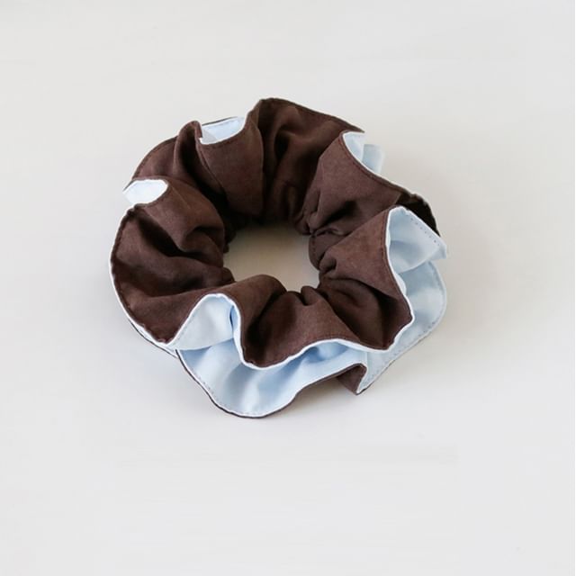 Allyrinta-Two-Tone Fabric Scrunchie