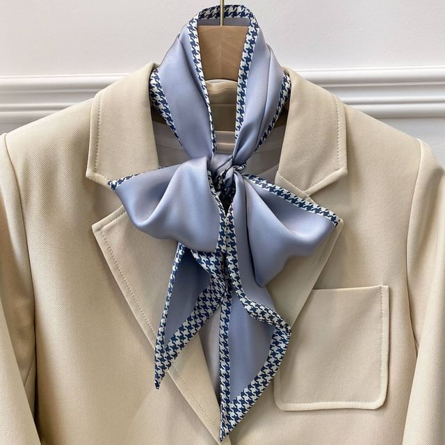 Amandier-Houndstooth Panel Silky Scarf