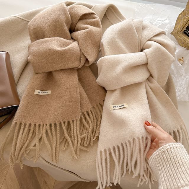 Amandier-Plain Fringed Knit Scarf