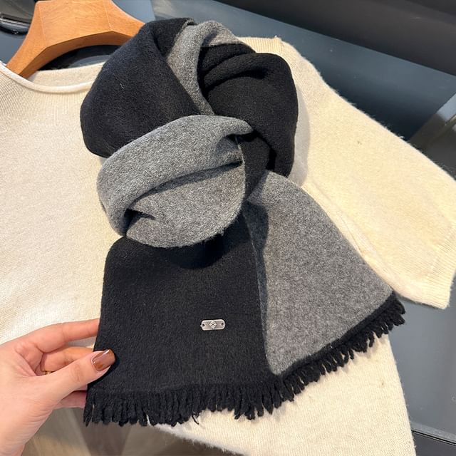 Amandier-Two-Tone Fringed Knit Scarf