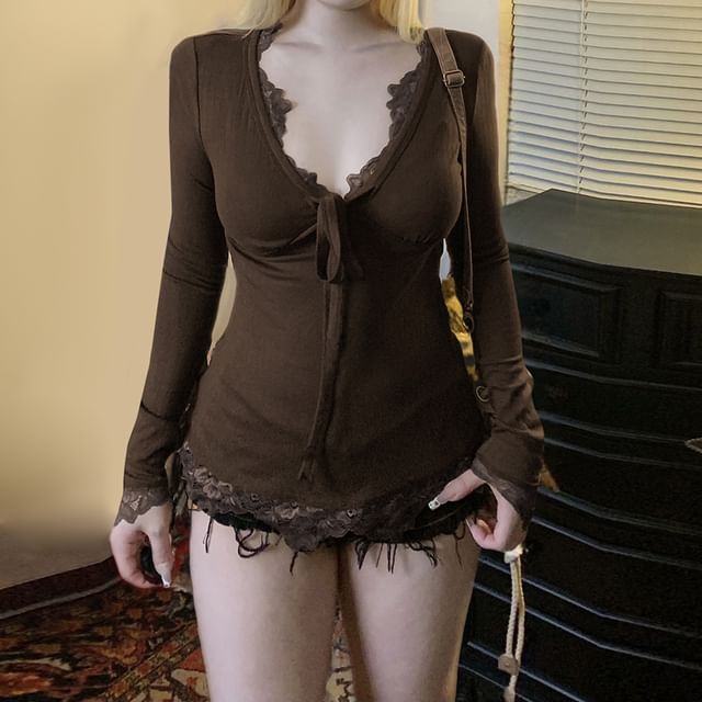 Amyway-Long-Sleeve V-Neck Plain Lace Trim Tee