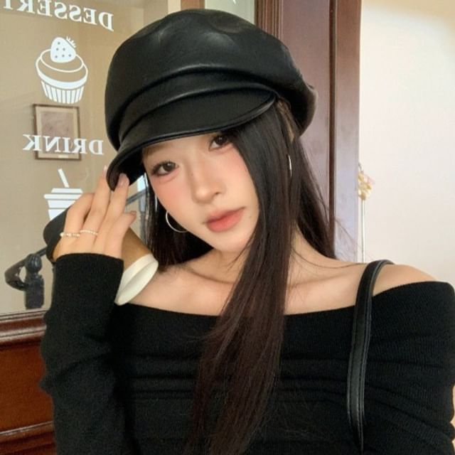Anavanda-Plain Faux Leather Newsboy Cap
