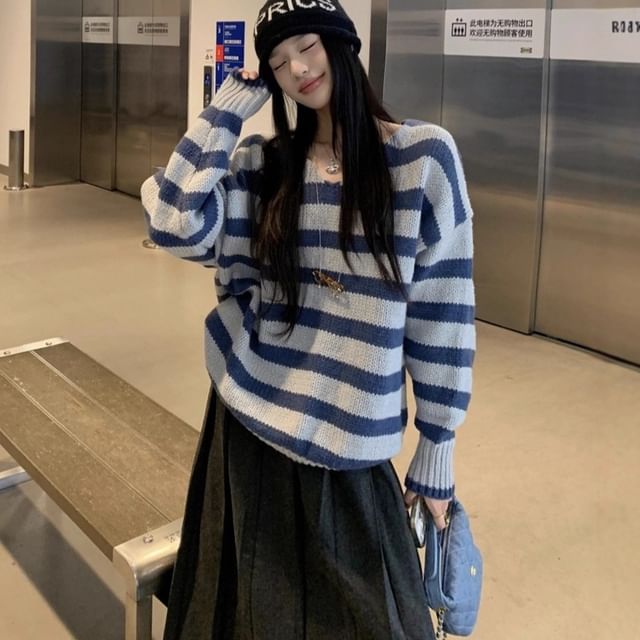 ANORA-V-Neck Striped Sweater