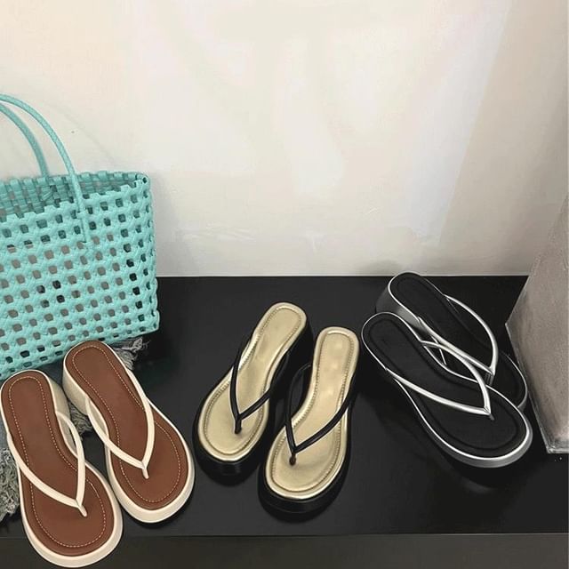 Anran-Faux Leather Platform Flip Flops
