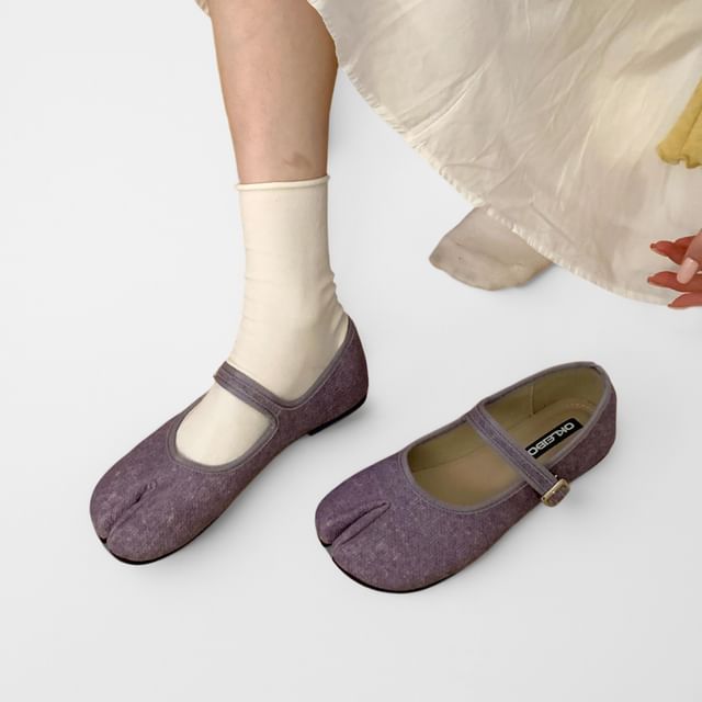 Anran-Split Toe Plain Buckled Mary Jane Flats