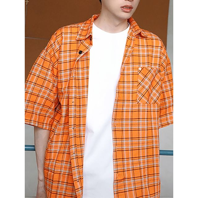 Antaeus-Short-Sleeve Collared Plaid Button Up Shirt