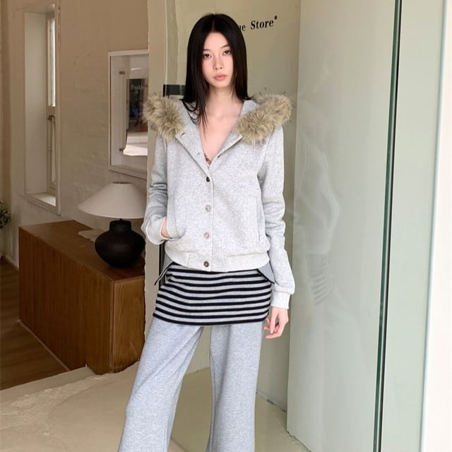 Arabesquito-Fluffy Trim Hood Button Jacket