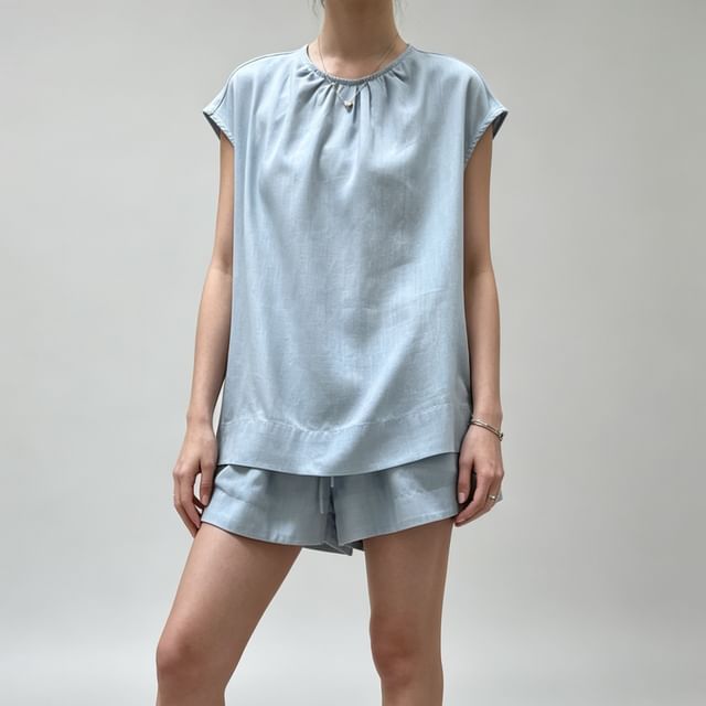 Asiris-Cap-Sleeve Crew Neck Plain Cutout Back Slit Blouse Drawstring Waist Wide Leg Shorts