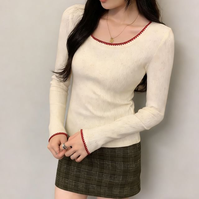 Asiris-Long-Sleeve Scoop Neck Micro Dotted Contrast Stitching Ribbed T-Shirt