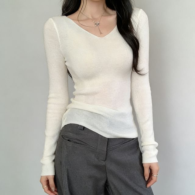 Asiris-Long-Sleeve V-Neck Plain Knit Top